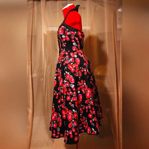 FABULOUS RESTYLE ALTERNATIVE FASHION ROCKABILLY HALTER DRESS! - Picture 2 of 5